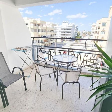Modern Retreat: 2Br Stylish Apt With Comfy Rooms! Smart Tv With 200Mbps Internet Larnaca Dış mekan fotoğraf