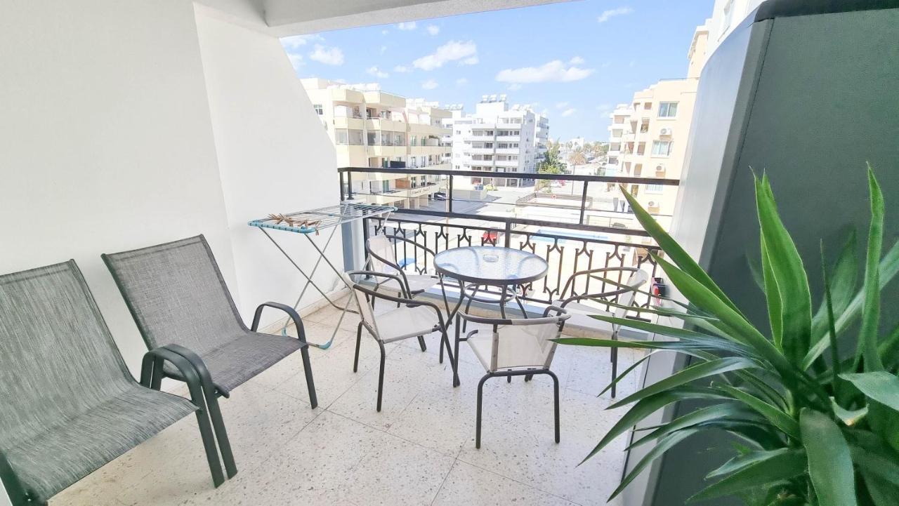Modern Retreat: 2Br Stylish Apt With Comfy Rooms! Smart Tv With 200Mbps Internet Larnaca Dış mekan fotoğraf