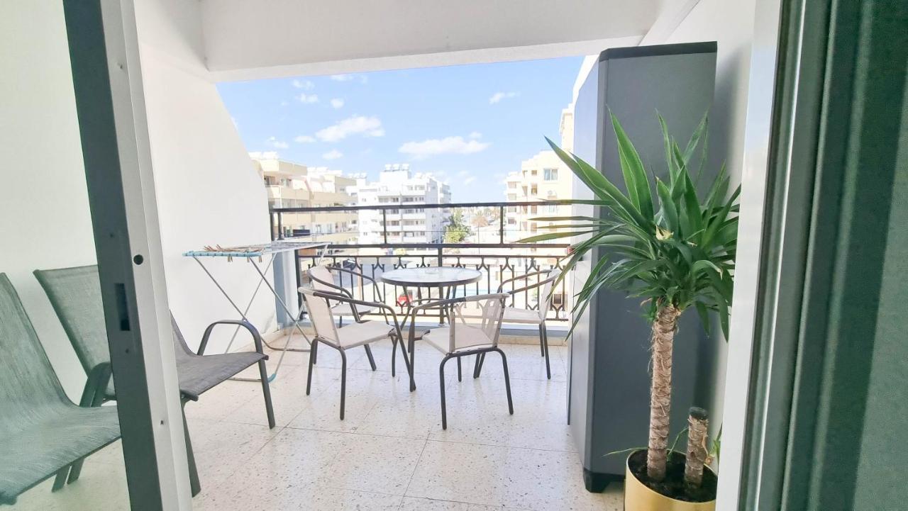 Modern Retreat: 2Br Stylish Apt With Comfy Rooms! Smart Tv With 200Mbps Internet Larnaca Dış mekan fotoğraf